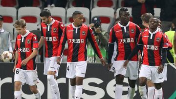 El Niza se clasificó tras ganar al Waregem con un doblete de Balotelli.