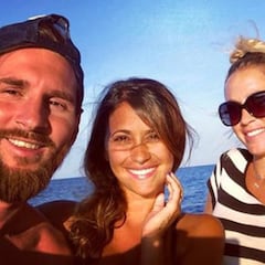 Messi, víctima del sol en su tarde libre junto a Antonella y los Suárez