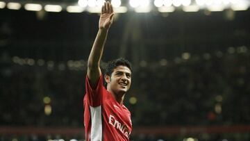 Arsene Wenger calificó a Carlos Vela como "comodino"