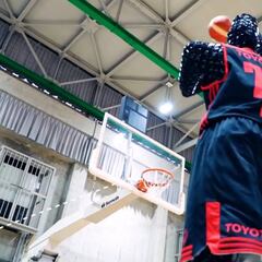 Ni Curry, ni Allen, ni Miller... con todos ustedes, el tirador perfecto