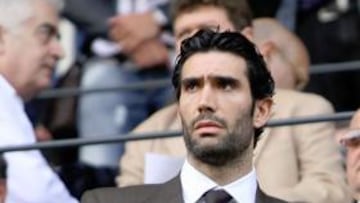 <b>MÁXIMA PRUDENCIA. </b>Fernando Sanz no ha dado ninguna pista sobre la marcha de esta operación.