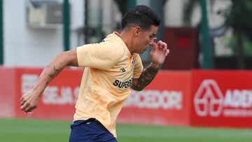 James Rodríguez presentó molestias físicas en el entrenamiento de Sao Paulo y es duda para enfrentar a Flamengo.