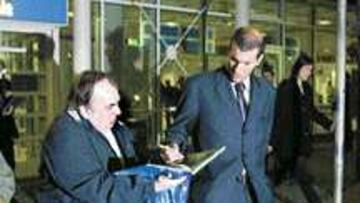 <B>ADMIRADO.</B> Los aficionados alemanes mostraron su admiración por el centrocampista blanco.