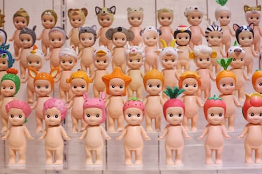 Qu son los Sonny Angels, los mu?ecos desnudos con alas que llevan los famosos