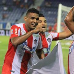 Junior gana con doblete de Rangel y mantiene la ilusión