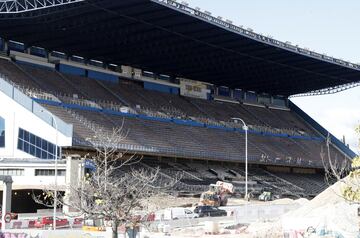 Estado actual de la demolición del Vicente Calderón con la M-30 atravesándolo.

