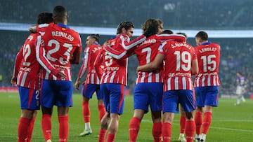Los jugadores del Atleti festejan la goleada ante el Valladolid.
