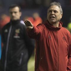 Osasuna despide a Joaquín Caparros; Vasiljevic, su sustituto
