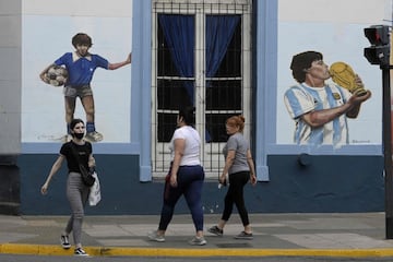 Mural de Diego Armando Maradona en el barrio de Palermo en Buenos Aires, Argentina.