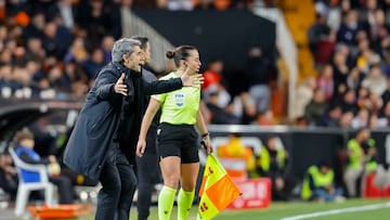 VALENCIA, 04/02/2026.- El entrenador del Athletic, Ernesto Valverde, durante el partido de cuartos de final de la Copa del Rey de fútbol entre el Valencia y el Athletic Club, este miércoles en el estadio de Mestalla. EFE/ Ana Escobar