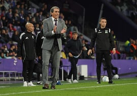 Almada, técnico del Valladolid, da el sí al Oviedo y los clubes negocian