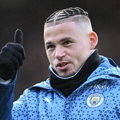 How much will Barcelona have to pay to sign Kalvin Phillips on loan from Manchester City?