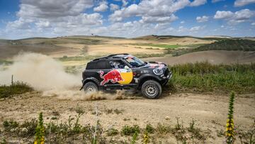 Carlos Sainz con el Mini 4x4 en Andaluc&iacute;a.