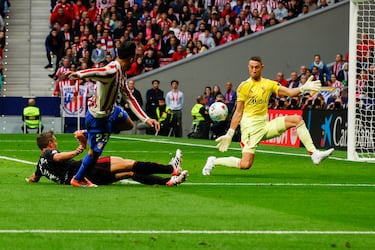 Ocasión de Nico González ante Odysseas.
 