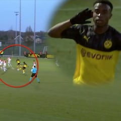 El impactante hat-trick en Europa de Moukoko a sus 15 años jugando contra rivales de 18