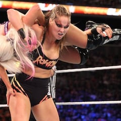 El mundo, rendido a Rousey: "La luchadora del cambio"