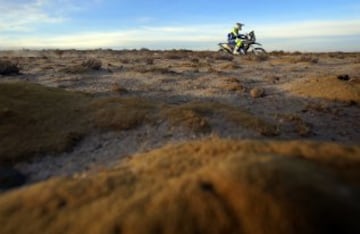 Sexta etapa, Uyuni-Uyuni.El español Juan Pedrero García, del equipo Sherco TVS.