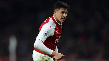 Elneny se burla de Alexis Sánchez por no ir al Mundial