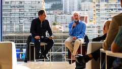 Greg Maffei (derecha), durante su charla con periodistas en Mónaco.