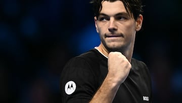 Taylor Fritz celebra cu victoria contra Daniil Medvedev en las ATP Finals.