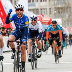 Cavendish vuelve a ganar tres años después y es nuevo líder