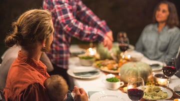 Si guardas silencio en las reuniones familiares, la psicología dice que tienes estas características