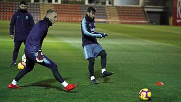 Messi comandó el entrenamiento del Barcelona, ya con todos los jugadores de la primera plantilla de vuelta de vacaciones.