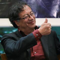 Quién es Gustavo Petro, cuál es su edad, formación y qué profesión tenía antes de ser político