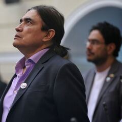 Por qué Gustavo Bolívar ha abandonado el país y qué reacciones ha provocado