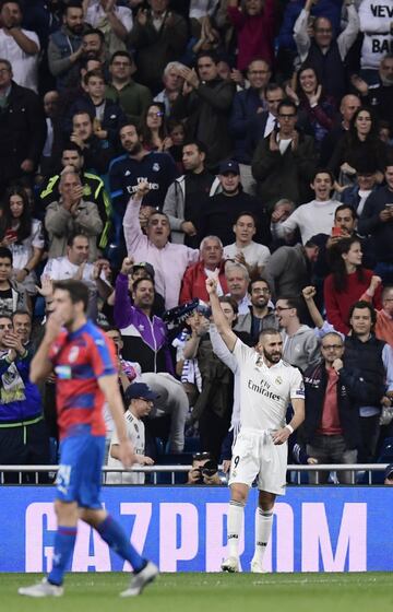 1-0. Karim Benzema celebr¨® el primer gol.