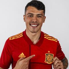 El Madrid sigue a Pedro Porro