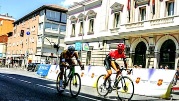 Dos participantes durante el Gran Premio Industriales 2024