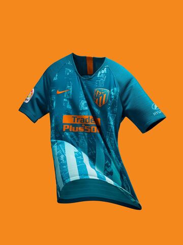 Presentación de la tercera equipación del conjunto rojiblanco. El nuevo uniforme tiene como gran protagonista a Madrid y más concretamente a la Plaza de Cánovas del Castillo donde club y afición celebran los títulos.