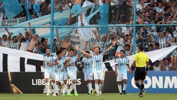 Cristian Menendez del Atl&eacute;tico Tucum&aacute;n celebrando el primer gol ante el Junior colombiano.