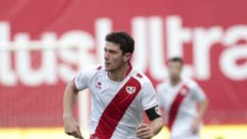 El centrocampista del Rayo aspira a alcanzar los puestos altos de la tabla.