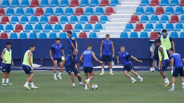 26/08/22
LEVANTE UD
ESTADIO CIUDAD DE VALENCIA
ENTRENAMIENTO
ENTRENADOR
MEHDI NAFTI
GRUPO