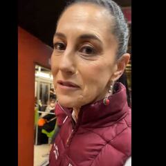 Claudia Sheinbaum se sube al metro y recibe críticas