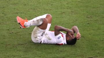 Soccer Football - Copa America Brazil 2019 - Group A - Bolivia v Peru - Maracana Stadium, Rio de Janeiro, Brazil - June 18, 2019   Peru&#039;s Jefferson Farfan lies on the pitch  REUTERS/Sergio Moraes