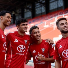 El Mirandés se reinventa a lo grande con 22 incorporaciones