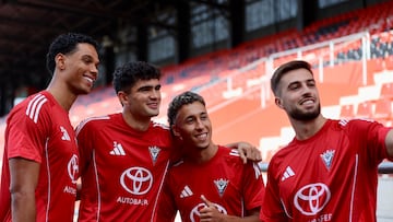 Eto'o, Hugo Novoa, Pablo López y Alberto Marí han sido los últimos en llegar al Mirandés.