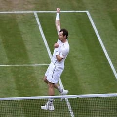 Murray reaches ninth straight Wimbledon quarter-final