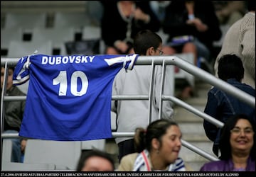 El Real Oviedo retir durante la temporada 2000-2001 el dorsal nmero 10 como homenaje pstumo al jugador eslovaco.