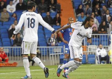 Derik jugó con el Real Madrid un amistoso contra Millonarios en 2012.