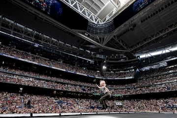 Taylor Swift durante su concierto en el Estadio Santiago Bernabéu en su gira 'Taylor Swift | The Eras Tour'.