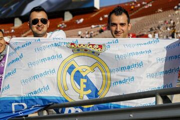 Aficionados del Real Madrid antes del comienzo del encuentro.