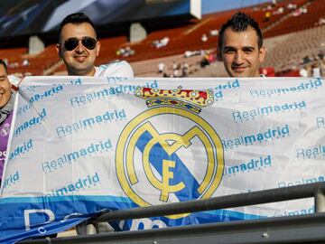 Aficionados del Real Madrid antes del comienzo del encuentro.