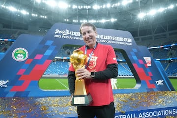 Javier Pereira, en 2023, se fue al Shanghi Port y gan la Superliga.