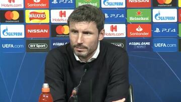 Van Bommel contra Wembley: "Es una mierda"