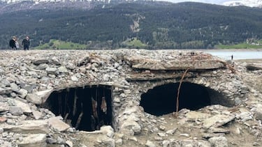 Emerge un pueblo perdido en un lago de Italia