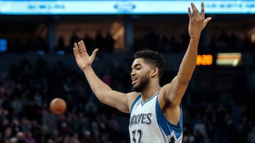 Karl-Anthony Towns festeja el triunfo de los Timberwolves ante los Nuggets.